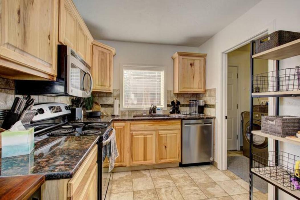 Home Sweet Idahome, Feels Like Home With All The Decor You Wish You Could Afford King Bed In Master, Fully Fenced Dog Friendly Yard, A Few Blocks From Bsu And Downtown Boise, Your Perfect Stay! Luaran gambar