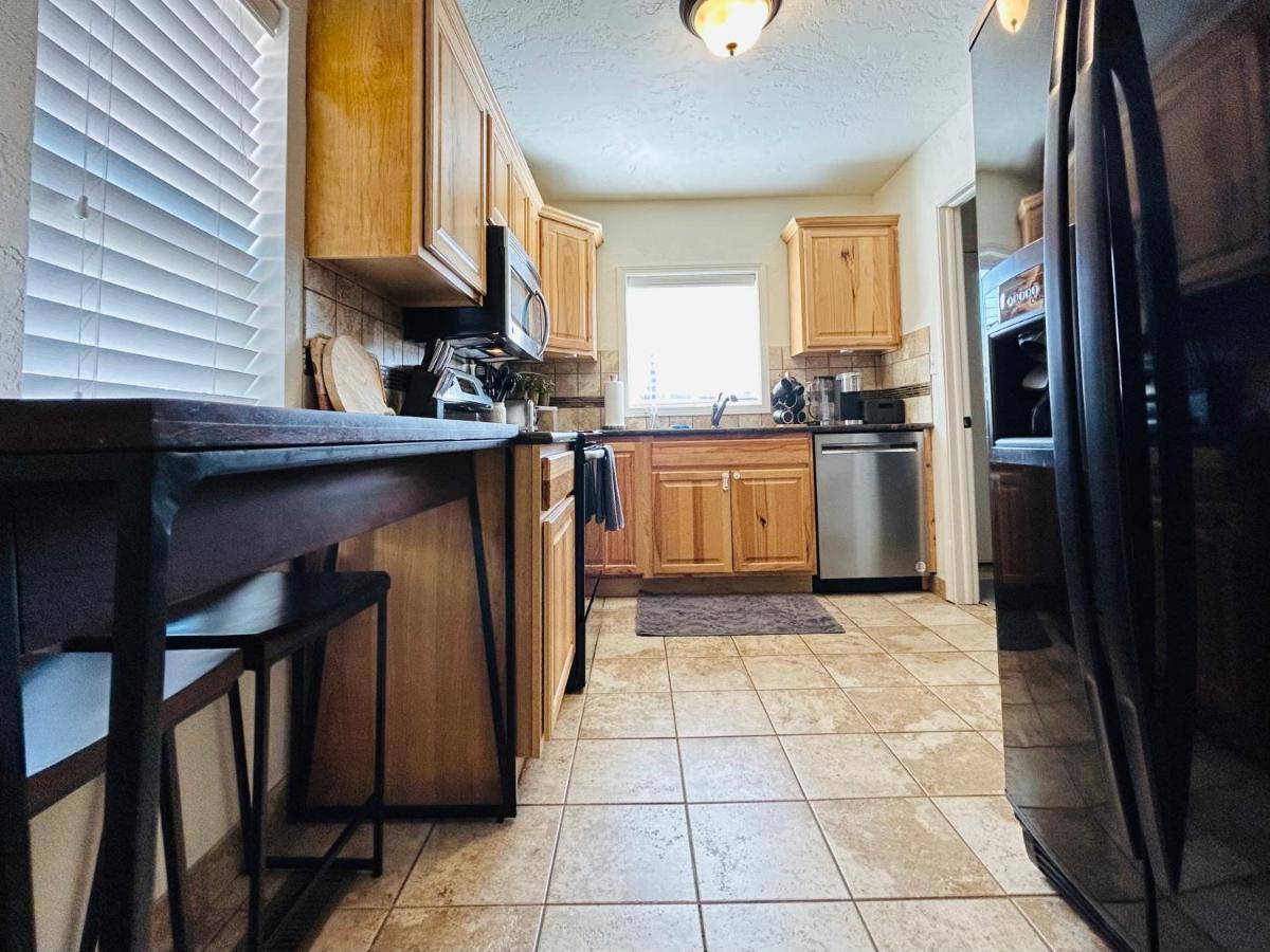 Home Sweet Idahome, Feels Like Home With All The Decor You Wish You Could Afford King Bed In Master, Fully Fenced Dog Friendly Yard, A Few Blocks From Bsu And Downtown Boise, Your Perfect Stay! Luaran gambar