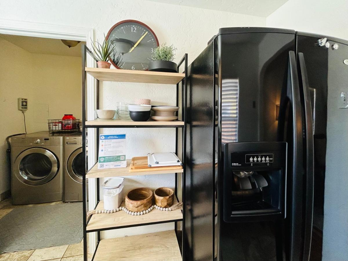 Home Sweet Idahome, Feels Like Home With All The Decor You Wish You Could Afford King Bed In Master, Fully Fenced Dog Friendly Yard, A Few Blocks From Bsu And Downtown Boise, Your Perfect Stay! Luaran gambar