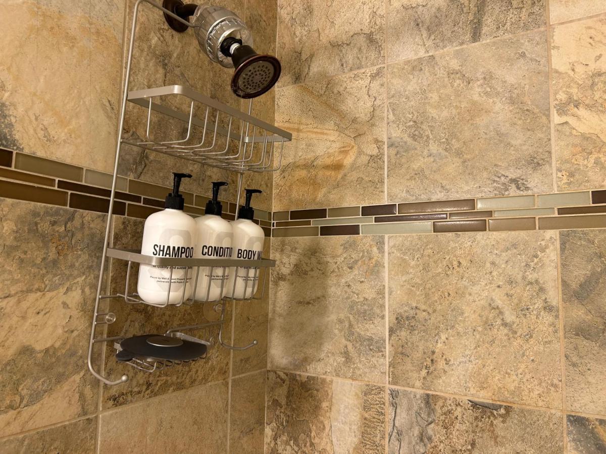 Home Sweet Idahome, Feels Like Home With All The Decor You Wish You Could Afford King Bed In Master, Fully Fenced Dog Friendly Yard, A Few Blocks From Bsu And Downtown Boise, Your Perfect Stay! Luaran gambar